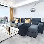 Apartamento Inf4.5p- Modern 3 Bed Next To *